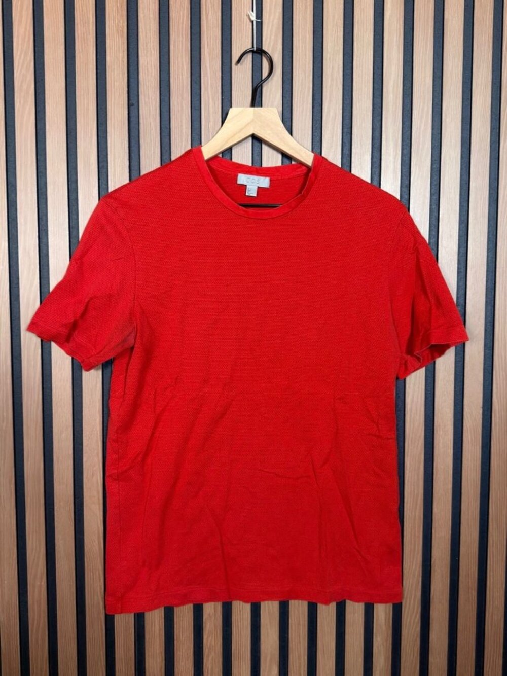 COS T Shirt Small Mens Red Textured Fabric Athletic Short Sleeve Tee